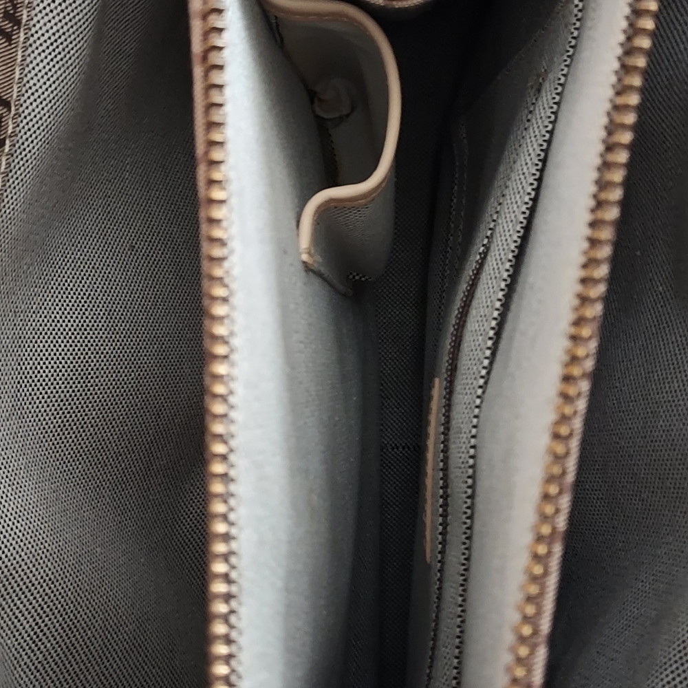 Satchel - Picture 4 of 4